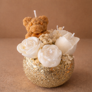 Vela decorativa con flores y osito – Aroma Alma Floral