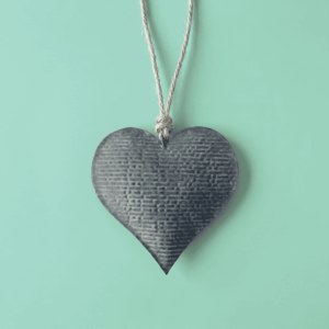 Corazón de Metal Gris