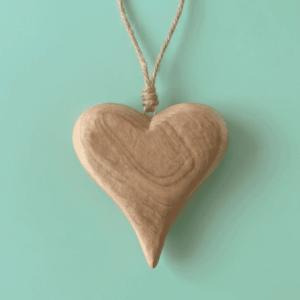 Corazón de Madera Pulida