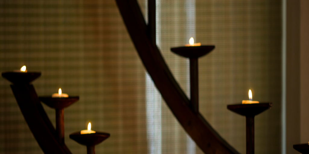 Candelabros modernos vs clásicos: cuál elegir según tu estilo